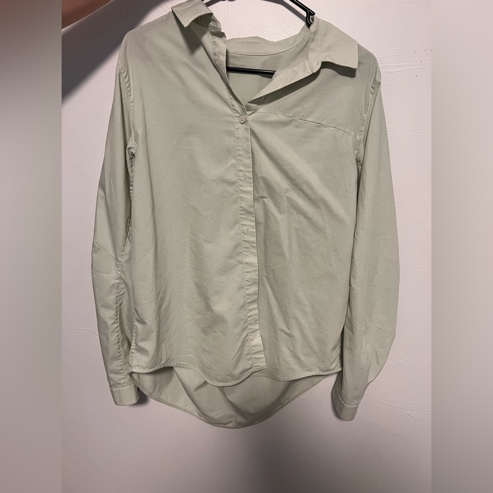 Women’s LuluLemon long sleeve